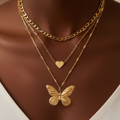 Coleção Íris - colar multicamadas borboleta & coração dourado premium